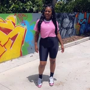 Meet your Posher, Kayla